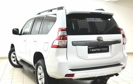 Toyota Land Cruiser Prado 150 рестайлинг 2, 2017 год, 4 125 000 рублей, 6 фотография