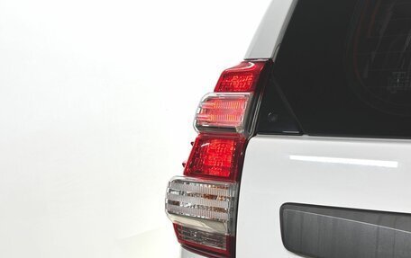 Toyota Land Cruiser Prado 150 рестайлинг 2, 2017 год, 4 125 000 рублей, 10 фотография