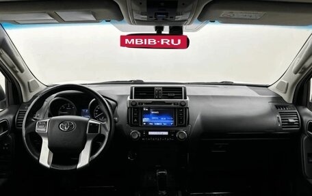 Toyota Land Cruiser Prado 150 рестайлинг 2, 2017 год, 4 125 000 рублей, 17 фотография