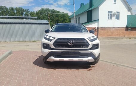 Toyota RAV4, 2024 год, 3 820 000 рублей, 3 фотография
