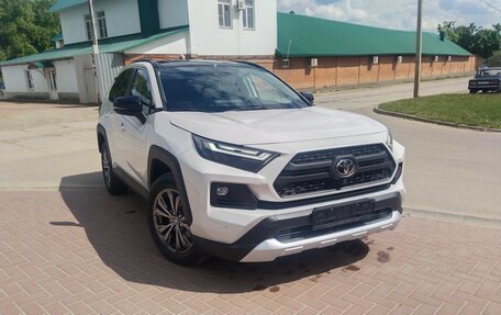 Toyota RAV4, 2024 год, 3 820 000 рублей, 2 фотография