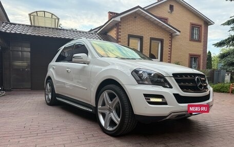 Mercedes-Benz M-Класс, 2011 год, 1 950 000 рублей, 2 фотография