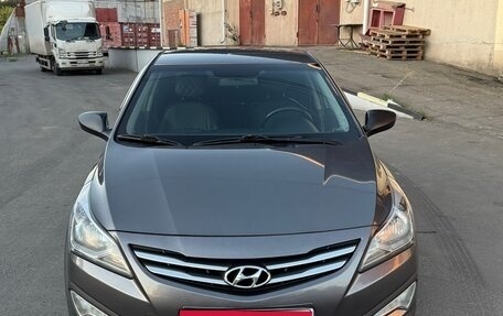 Hyundai Solaris II рестайлинг, 2015 год, 960 000 рублей, 1 фотография