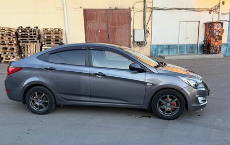 Hyundai Solaris II рестайлинг, 2015 год, 960 000 рублей, 4 фотография