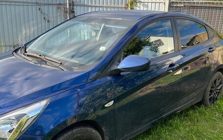 Hyundai Solaris II рестайлинг, 2016 год, 1 100 000 рублей, 3 фотография