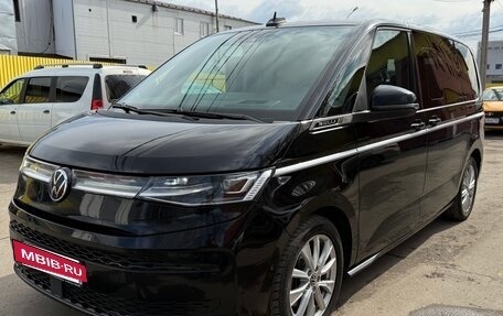 Volkswagen Multivan, 2022 год, 6 500 000 рублей, 3 фотография