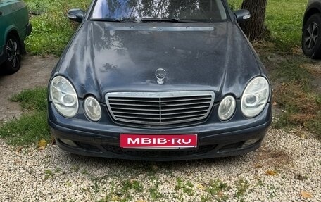 Mercedes-Benz E-Класс, 2002 год, 400 000 рублей, 1 фотография