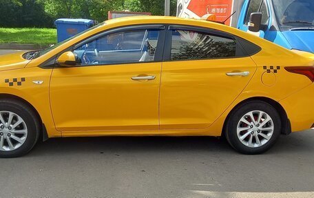Hyundai Solaris II рестайлинг, 2017 год, 675 000 рублей, 3 фотография