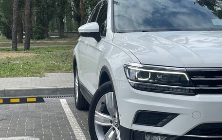 Volkswagen Tiguan II, 2017 год, 3 800 000 рублей, 2 фотография