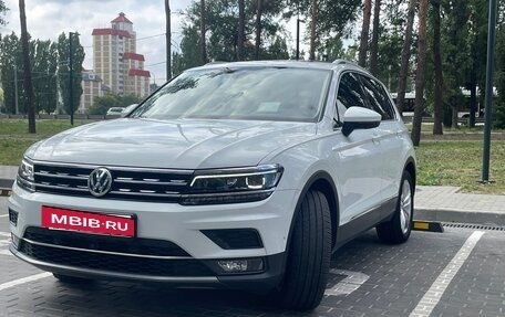 Volkswagen Tiguan II, 2017 год, 3 800 000 рублей, 3 фотография
