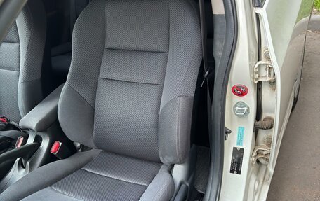 Honda Insight II рестайлинг, 2010 год, 900 000 рублей, 19 фотография