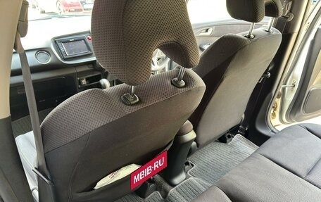 Honda Insight II рестайлинг, 2010 год, 900 000 рублей, 12 фотография