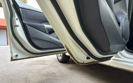 Honda Insight II рестайлинг, 2010 год, 900 000 рублей, 32 фотография