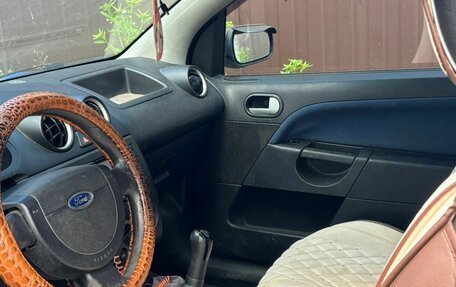 Ford Fiesta, 2005 год, 250 000 рублей, 4 фотография