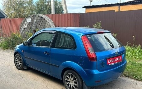 Ford Fiesta, 2005 год, 250 000 рублей, 2 фотография