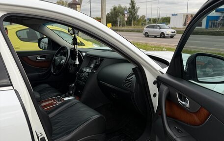 Infiniti QX70, 2014 год, 1 880 000 рублей, 2 фотография