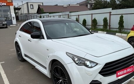 Infiniti QX70, 2014 год, 1 880 000 рублей, 8 фотография