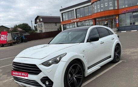 Infiniti QX70, 2014 год, 1 880 000 рублей, 12 фотография