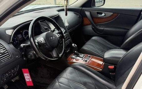 Infiniti QX70, 2014 год, 1 880 000 рублей, 16 фотография