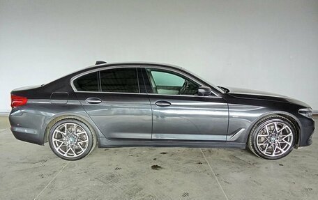 BMW 5 серия, 2017 год, 2 820 000 рублей, 8 фотография