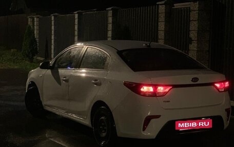 KIA Rio IV, 2017 год, 870 000 рублей, 2 фотография