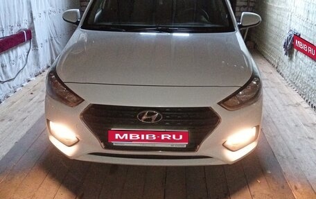 Hyundai Solaris II рестайлинг, 2018 год, 1 300 000 рублей, 1 фотография