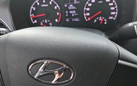 Hyundai Solaris II рестайлинг, 2018 год, 1 300 000 рублей, 7 фотография