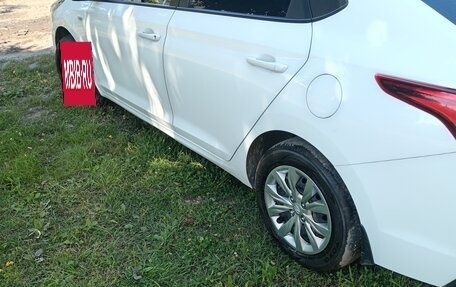 Hyundai Solaris II рестайлинг, 2018 год, 1 300 000 рублей, 24 фотография