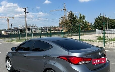 Hyundai Elantra V, 2015 год, 850 000 рублей, 2 фотография