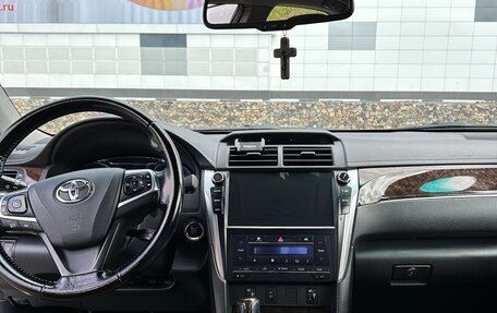 Toyota Camry, 2017 год, 2 370 000 рублей, 8 фотография