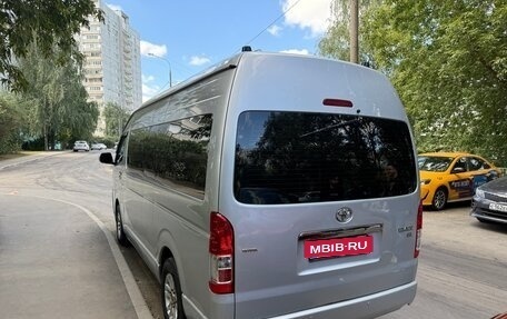 Toyota HiAce H200, 2015 год, 3 900 000 рублей, 6 фотография