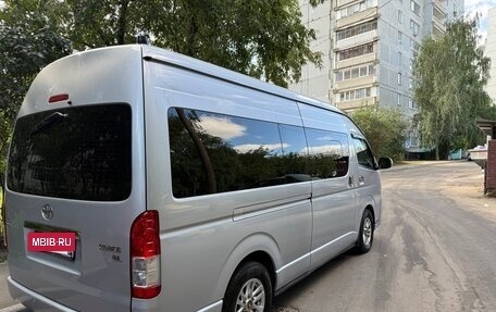Toyota HiAce H200, 2015 год, 3 900 000 рублей, 4 фотография