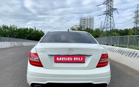 Mercedes-Benz C-Класс, 2012 год, 1 300 000 рублей, 4 фотография