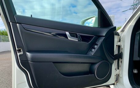 Mercedes-Benz C-Класс, 2012 год, 1 300 000 рублей, 23 фотография