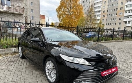 Toyota Camry, 2018 год, 2 850 000 рублей, 3 фотография
