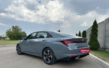 Hyundai Elantra, 2022 год, 2 250 000 рублей, 4 фотография