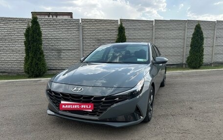 Hyundai Elantra, 2022 год, 2 250 000 рублей, 2 фотография