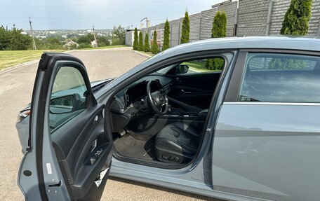Hyundai Elantra, 2022 год, 2 250 000 рублей, 8 фотография