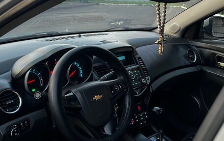 Chevrolet Cruze II, 2009 год, 649 000 рублей, 8 фотография