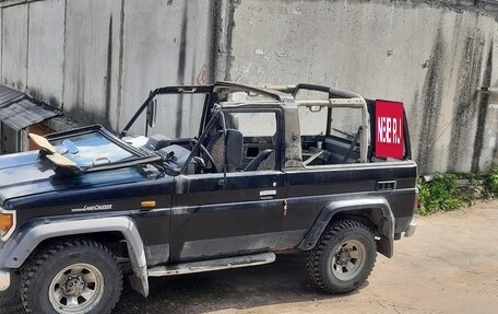 Toyota Land Cruiser 70, 1989 год, 850 000 рублей, 3 фотография