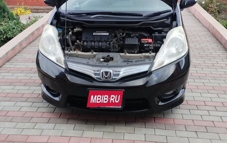 Honda Fit Shuttle I рестайлинг, 2012 год, 1 100 000 рублей, 1 фотография