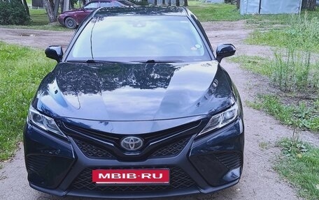 Toyota Camry, 2017 год, 1 450 000 рублей, 3 фотография