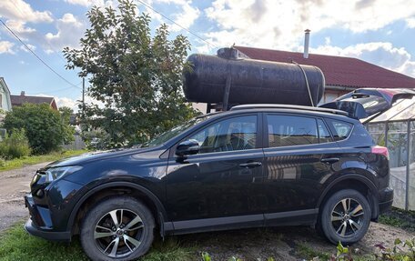 Toyota RAV4, 2016 год, 2 400 000 рублей, 2 фотография