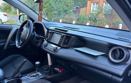 Toyota RAV4, 2016 год, 2 400 000 рублей, 3 фотография