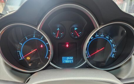 Chevrolet Cruze II, 2010 год, 520 000 рублей, 5 фотография