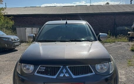 Mitsubishi L200 IV рестайлинг, 2012 год, 1 800 000 рублей, 1 фотография