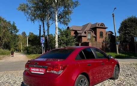 Chevrolet Cruze II, 2010 год, 680 000 рублей, 4 фотография