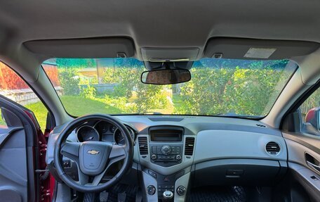 Chevrolet Cruze II, 2010 год, 680 000 рублей, 7 фотография