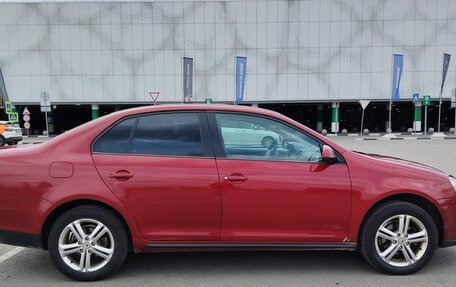 Volkswagen Jetta VI, 2010 год, 450 000 рублей, 2 фотография