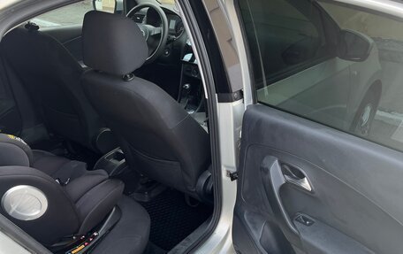 Volkswagen Polo VI (EU Market), 2015 год, 1 000 000 рублей, 17 фотография